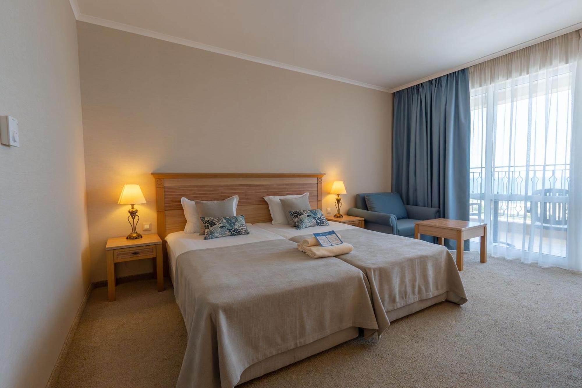 Standard Twin Room Sea View